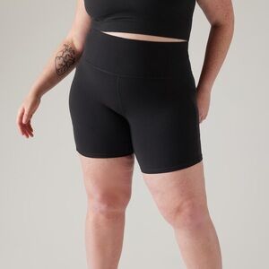 Athleta - Salutation Stash Pocket 7” Biker Short - 2X
